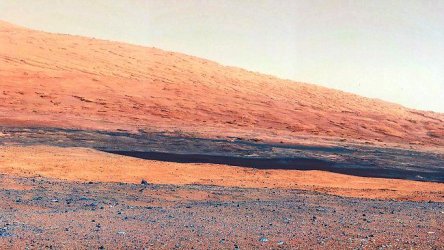 $NASA, Hi-resolution Mars II Curiosity.jpg