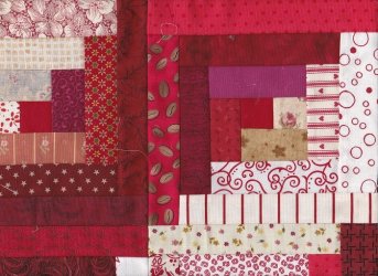 $Cherry cream Furrows Log Cabin1 Quilt.jpg