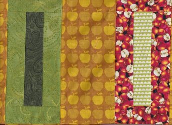 $Giacometti Little  Golden Apples Quilt11 Central Area.jpg