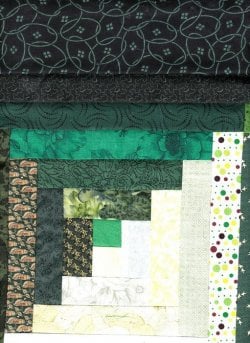 $Green Log Cabin Points of Light Quilt 8.jpg