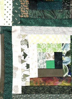 $Green Log Cabin Points of Light Quilt 11.jpg