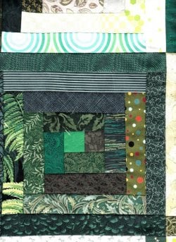 $Green Log Cabin Points of Light Quilt 12.jpg