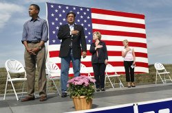 $obama-refusing-pledge-of-allegiance-no-hand-over-heart.jpg