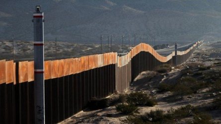 mexico_border_wall_1_0.jpg
