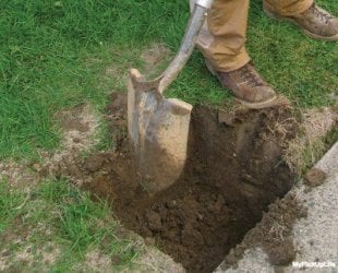 Digging-a-post-hole.jpg