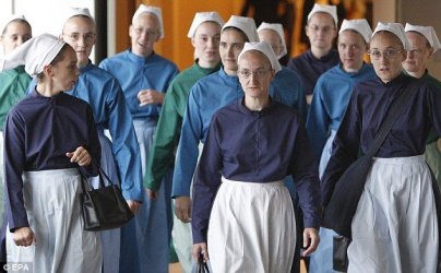 Amish women.jpg