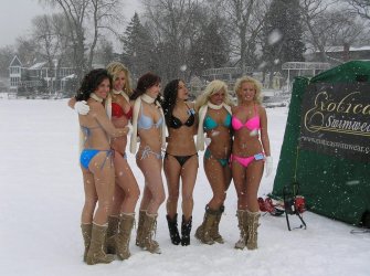 $cold-bikini-girls-there.resized.jpg
