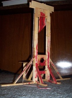 the_guillotine_by_robin97531.jpg