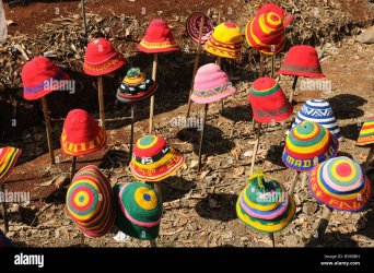 colourful-hats-for-sale-dorze-southern-omotal-southern-ethiopia-ethiopia-BYB0BH.jpg