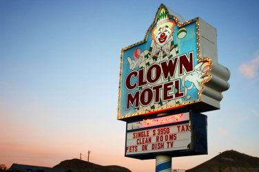 Clown-Motel-1.jpg